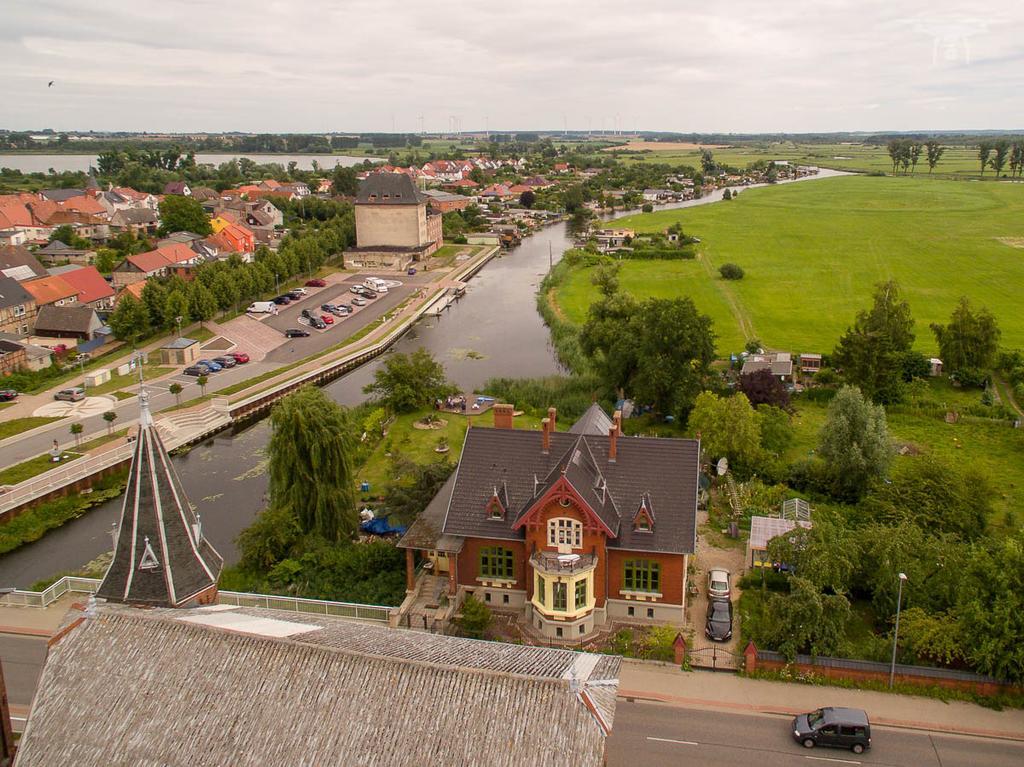 B&B Muehlenvilla Am Buetzower Hafen Exteriör bild